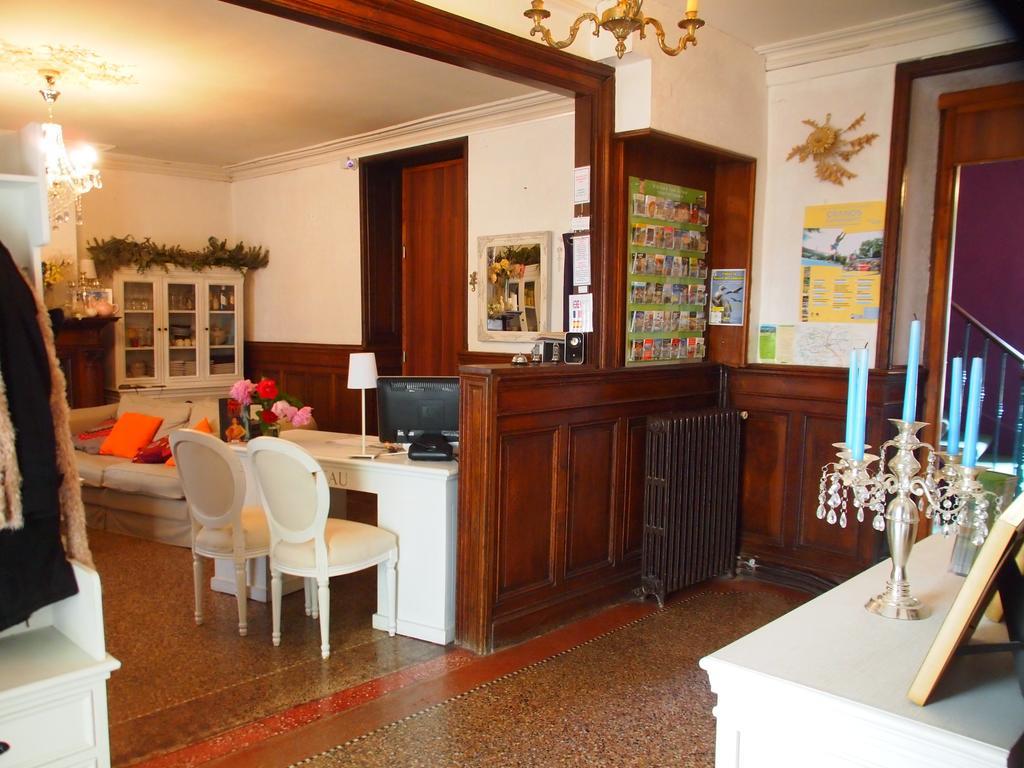 Hotel Emma Calve Millau Bagian luar foto