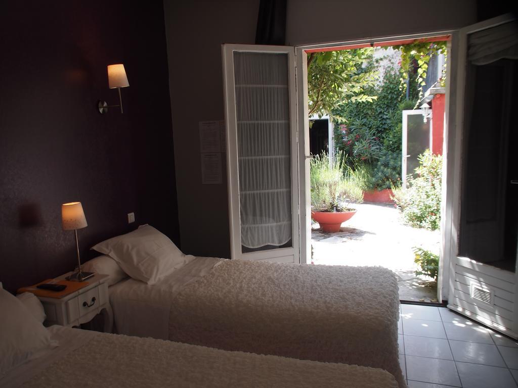 Hotel Emma Calve Millau Bagian luar foto
