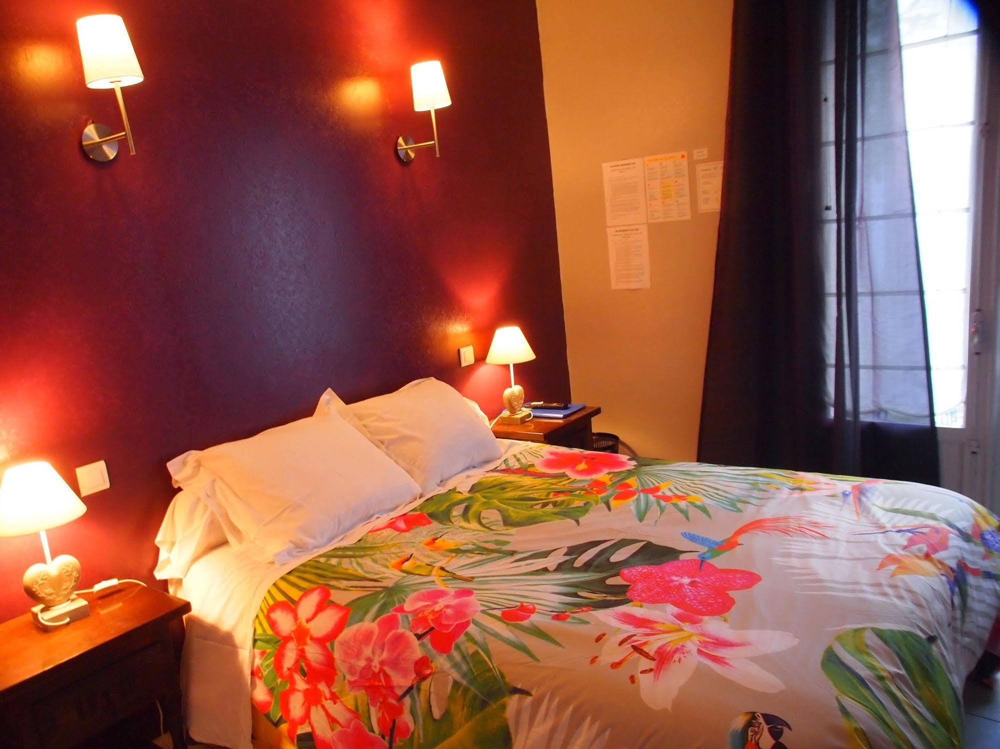 Hotel Emma Calve Millau Bagian luar foto