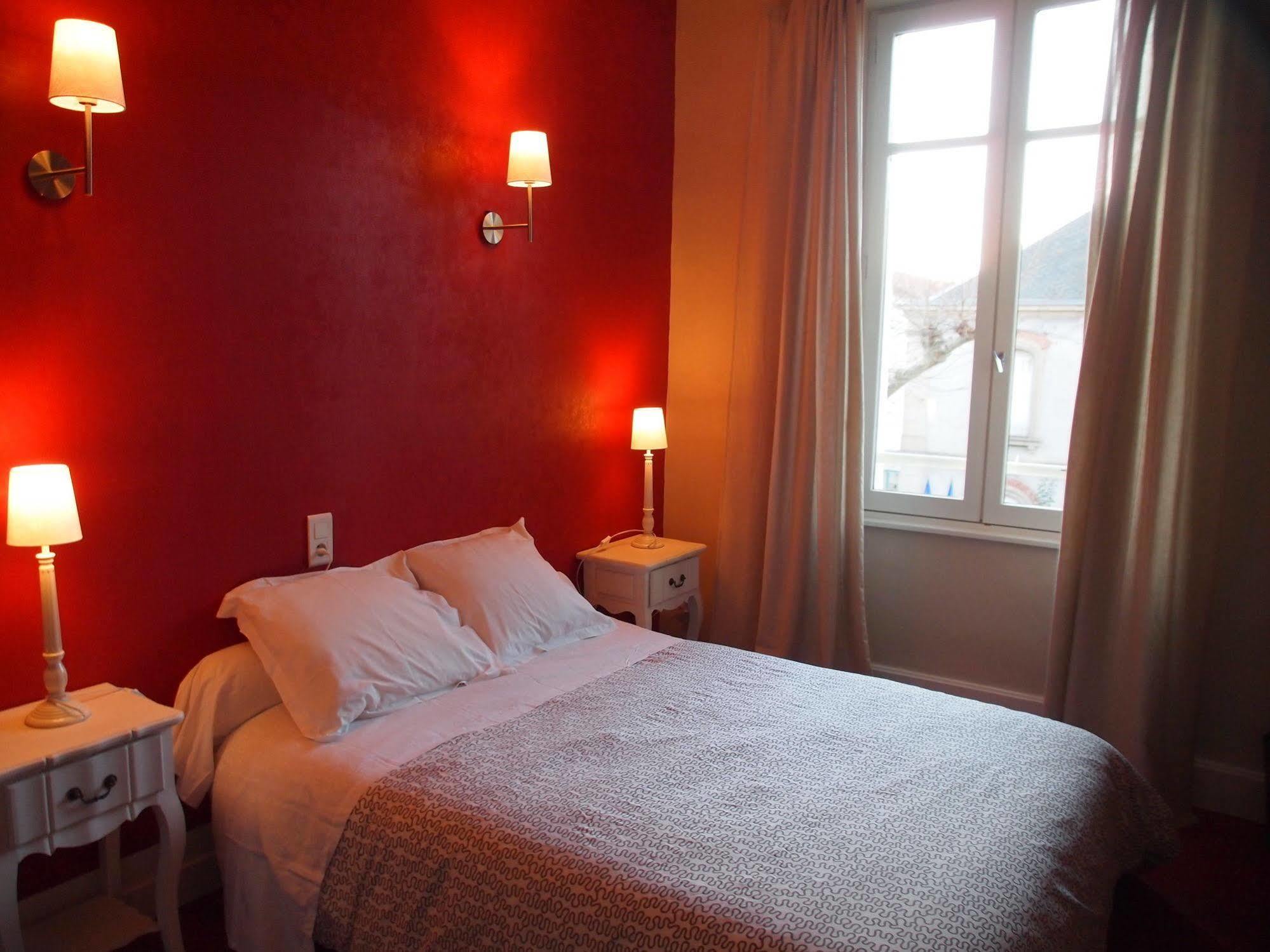 Hotel Emma Calve Millau Bagian luar foto