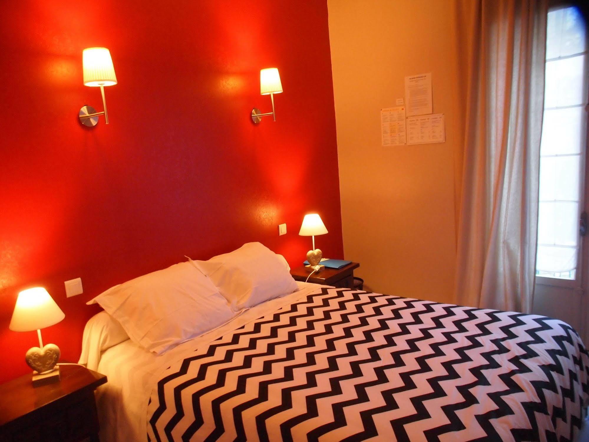 Hotel Emma Calve Millau Bagian luar foto